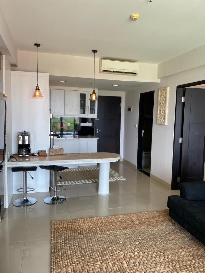 Stylish 2 Bedroom Penthouse Apt, Newly Refreshed, 50 Mbps, Pool, Gym, Resto Kuta Lombok Buitenkant foto