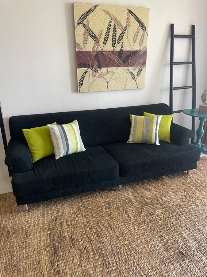 Stylish 2 Bedroom Penthouse Apt, Newly Refreshed, 50 Mbps, Pool, Gym, Resto Kuta Lombok Buitenkant foto